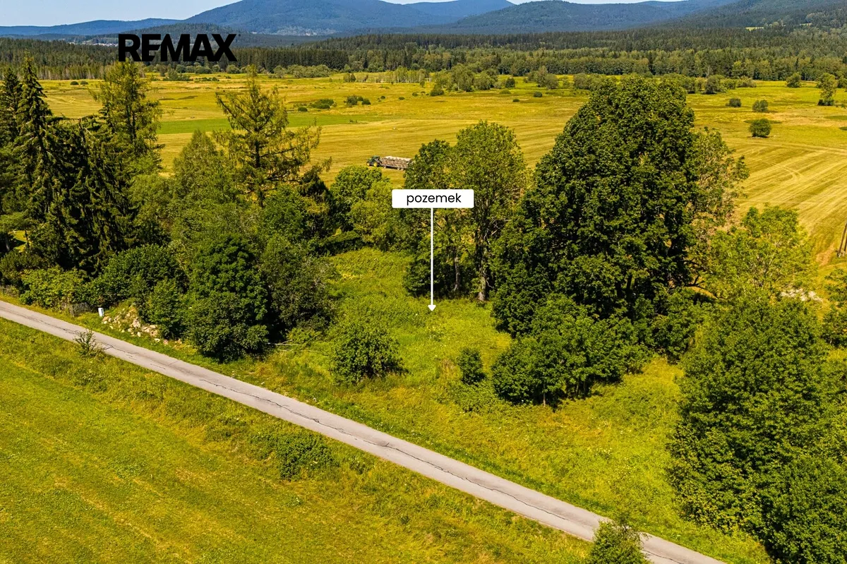 Prodej stavebního pozemku 1870 m²